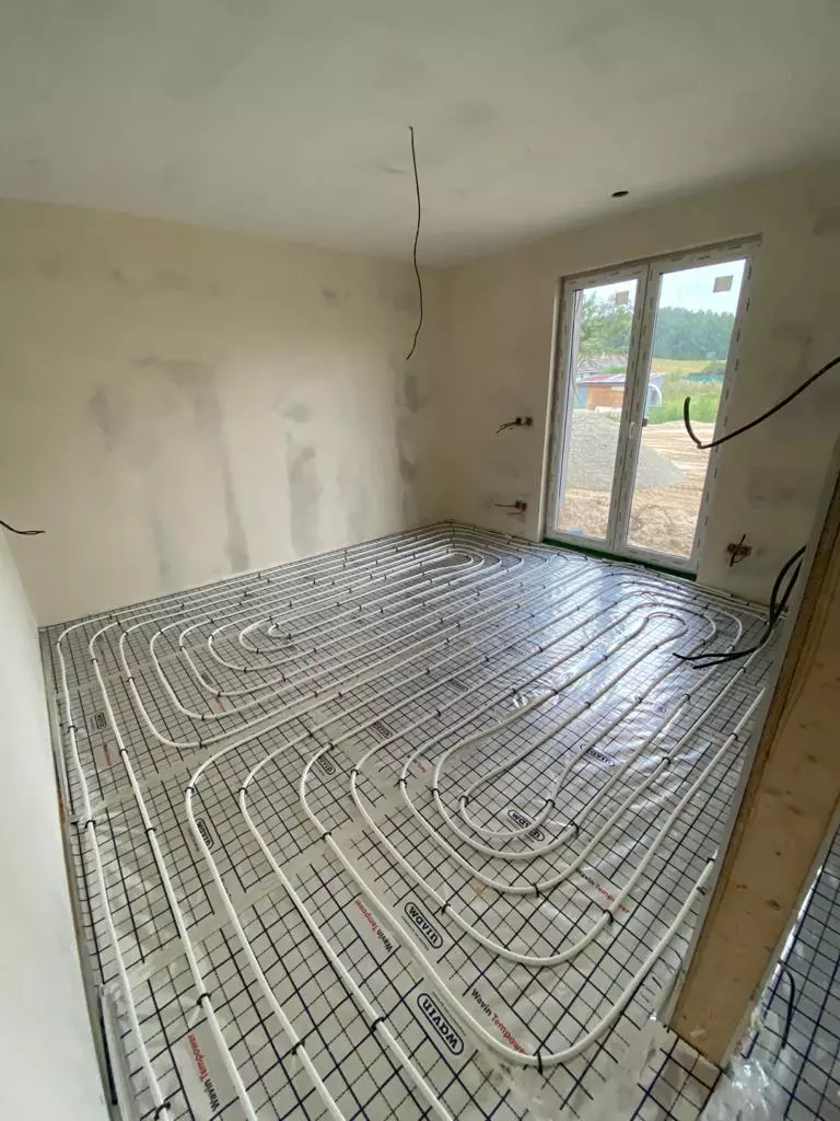 Kompletní dodání tepelného čerpadla včetně podlahového vytápění
